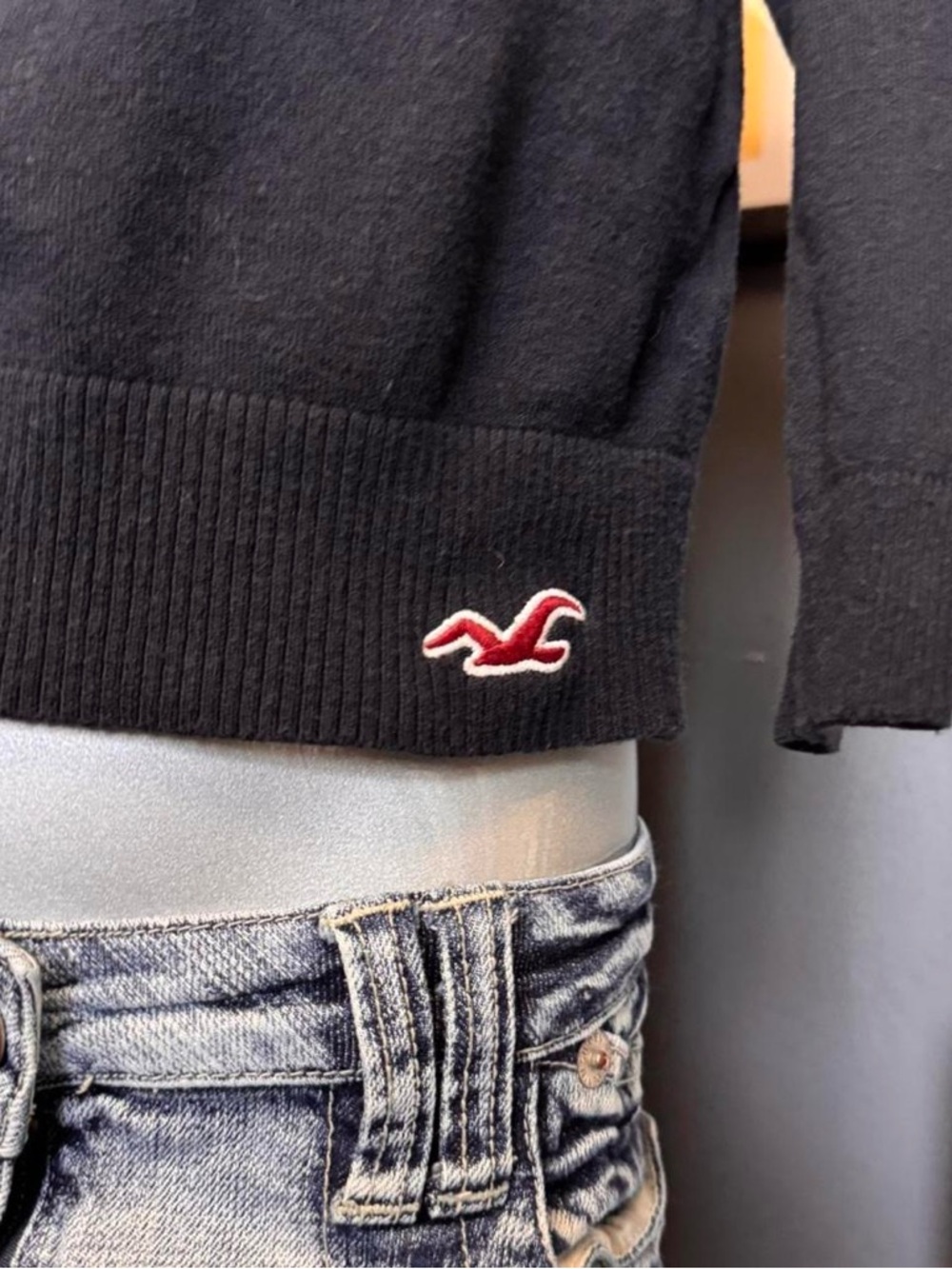 Hollister Vintage Y2K navy cardigan with flower detail - Picture 3 of 7